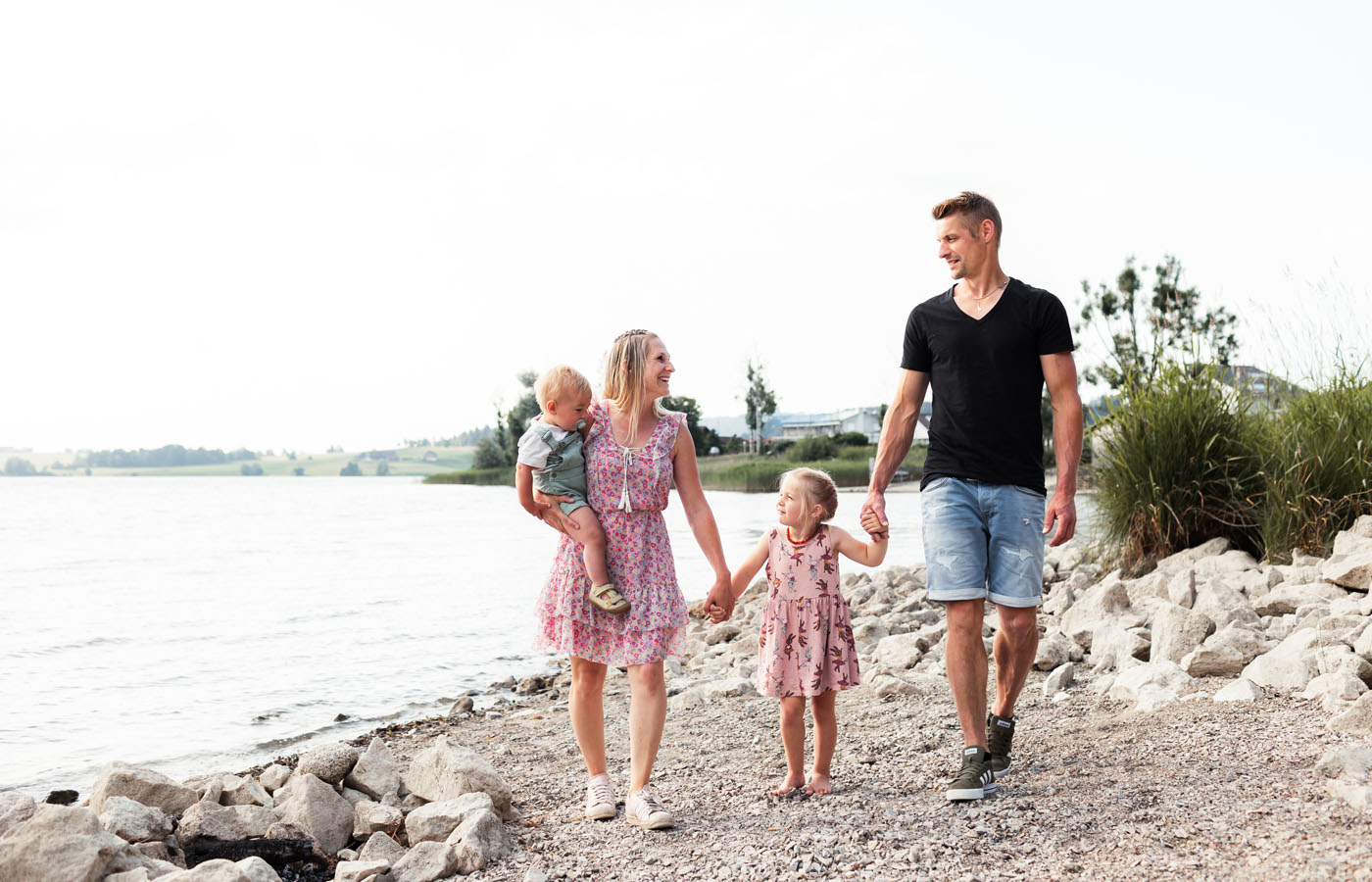 Familienshooting, Schwyz, Hochzeits Fotograf, Zentralschweiz, Irene Kälin Fotografie,Kindershooting,Outoorshooting,Natur,Berge
