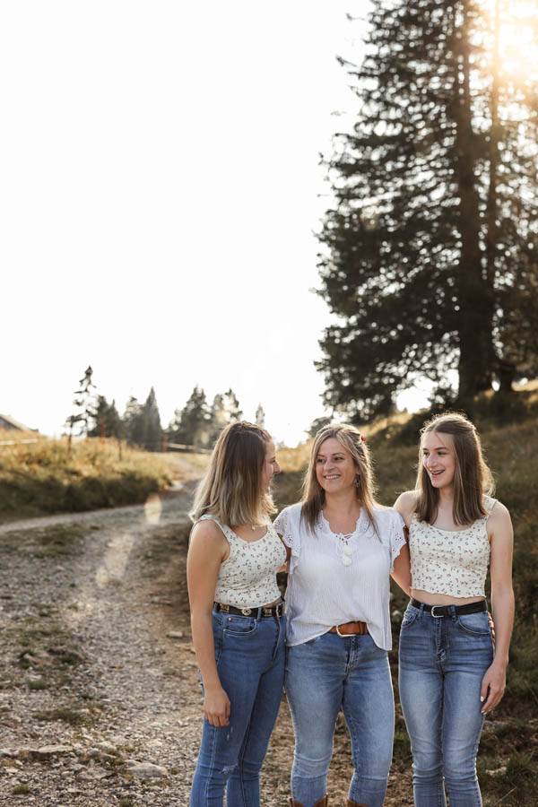 Familienshooting, Schwyz, Hochzeits Fotograf, Zentralschweiz, Irene Kälin Fotografie,Kindershooting,Outoorshooting,Natur,Berge