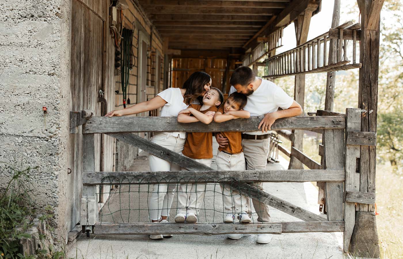 Familienshooting, Schwyz, Hochzeits Fotograf, Zentralschweiz, Irene Kälin Fotografie,Kindershooting,Outoorshooting,Natur, Familienglück, Familienfotografie,