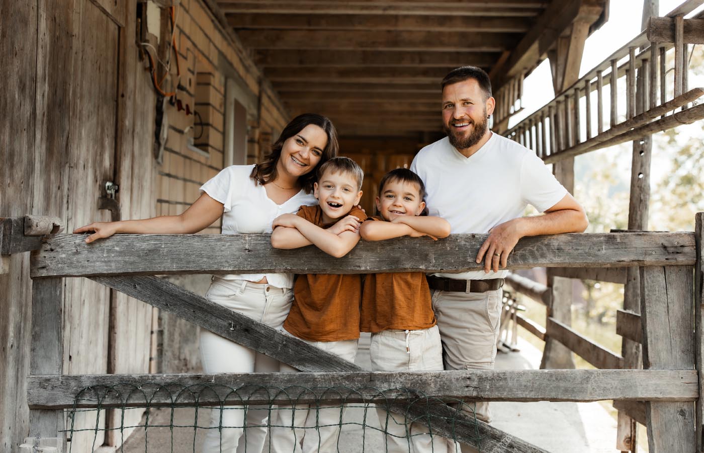 Familienshooting, Schwyz, Hochzeits Fotograf, Zentralschweiz, Irene Kälin Fotografie,Kindershooting,Outoorshooting,Natur, Familienglück, Familienfotografie,