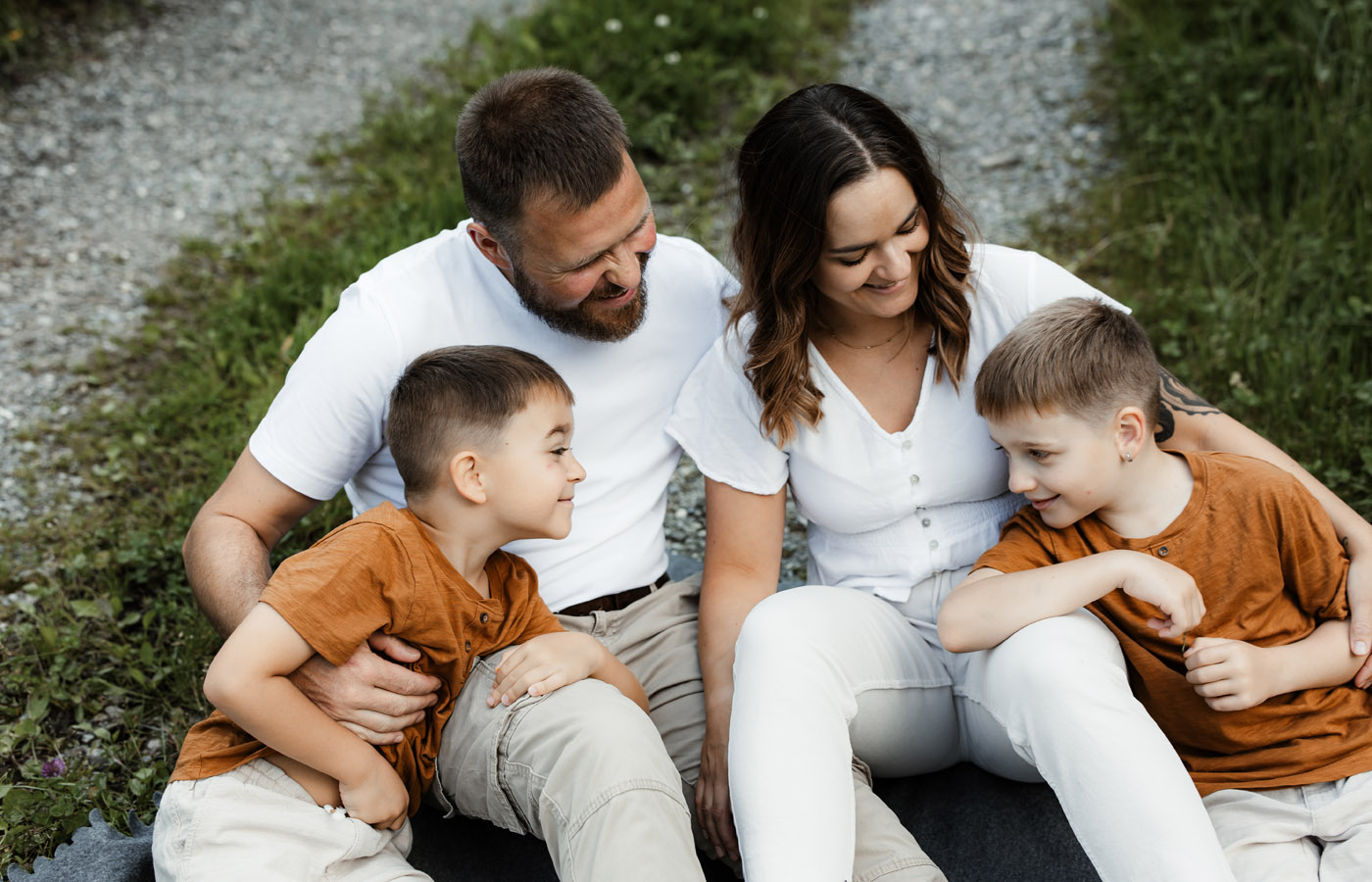 Familienshooting, Schwyz, Hochzeits Fotograf, Zentralschweiz, Irene Kälin Fotografie,Kindershooting,Outoorshooting,Natur, Familienglück, Familienfotografie,