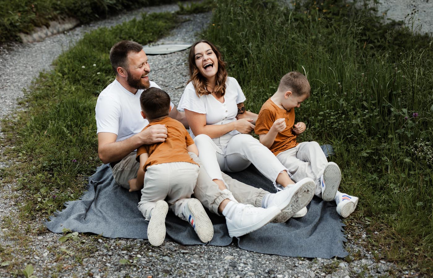 Familienshooting, Schwyz, Hochzeits Fotograf, Zentralschweiz, Irene Kälin Fotografie,Kindershooting,Outoorshooting,Natur, Familienglück, Familienfotografie,