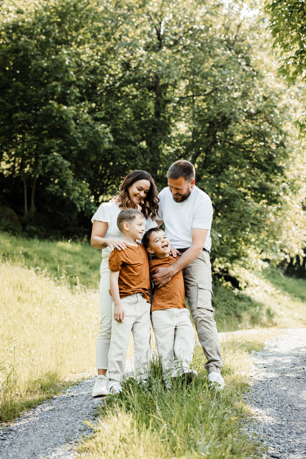 Familienshooting, Schwyz, Hochzeits Fotograf, Zentralschweiz, Irene Kälin Fotografie,Kindershooting,Outoorshooting,Natur, Familienglück, Familienfotografie,