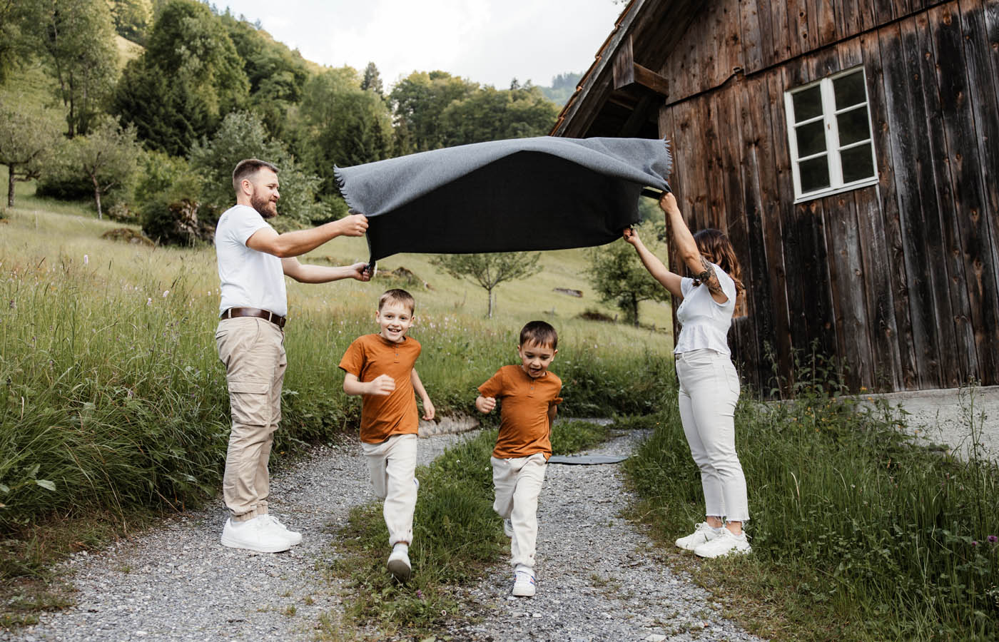 Familienshooting, Schwyz, Hochzeits Fotograf, Zentralschweiz, Irene Kälin Fotografie,Kindershooting,Outoorshooting,Natur, Familienglück, Familienfotografie,