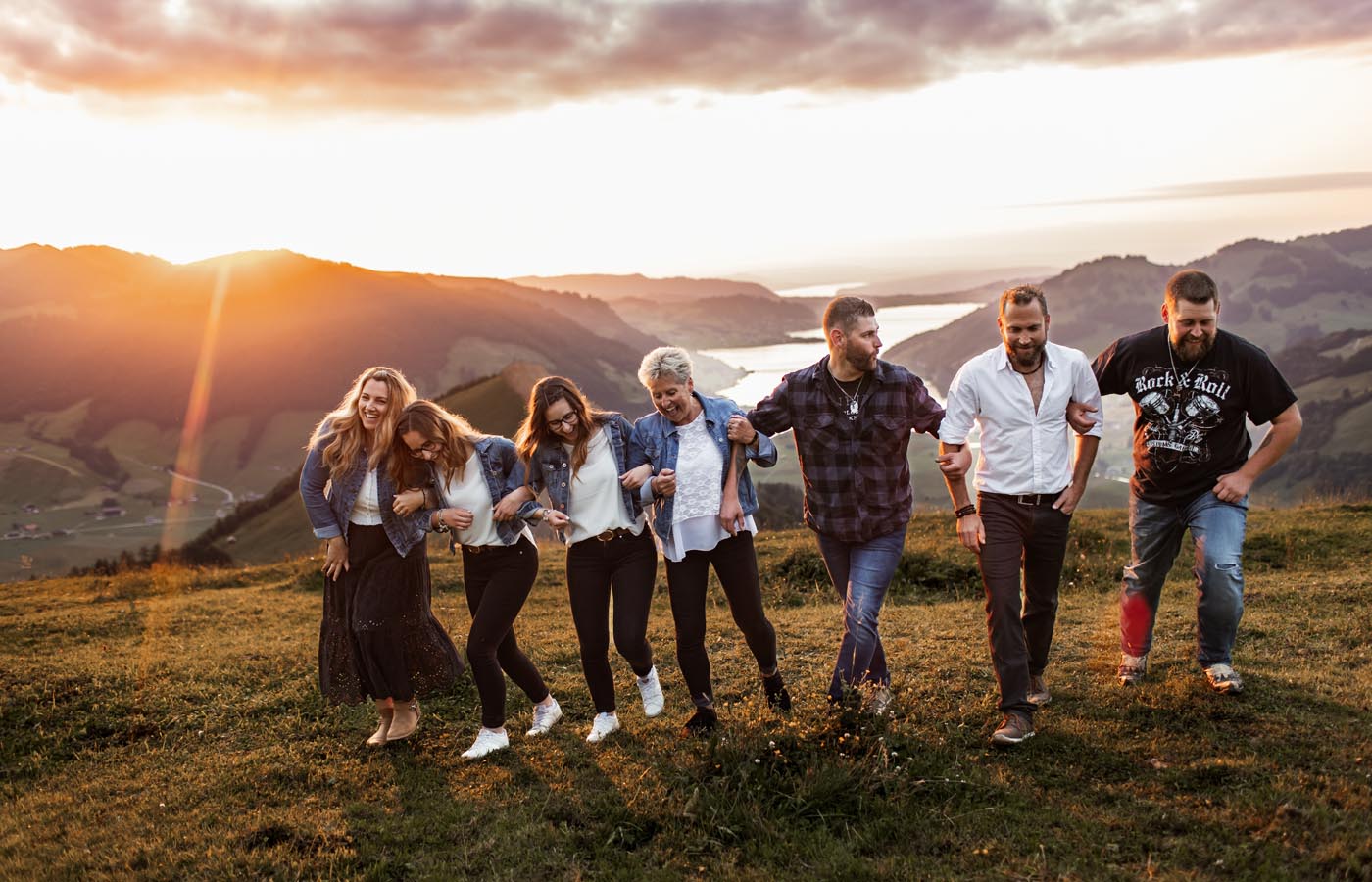 Familienshooting, Schwyz, Hochzeits Fotograf, Zentralschweiz, Irene Kälin Fotografie,Kindershooting,Outoorshooting,Natur, Familienglück, Familienfotografie, Familienfotografin,Schweizer Fotografin