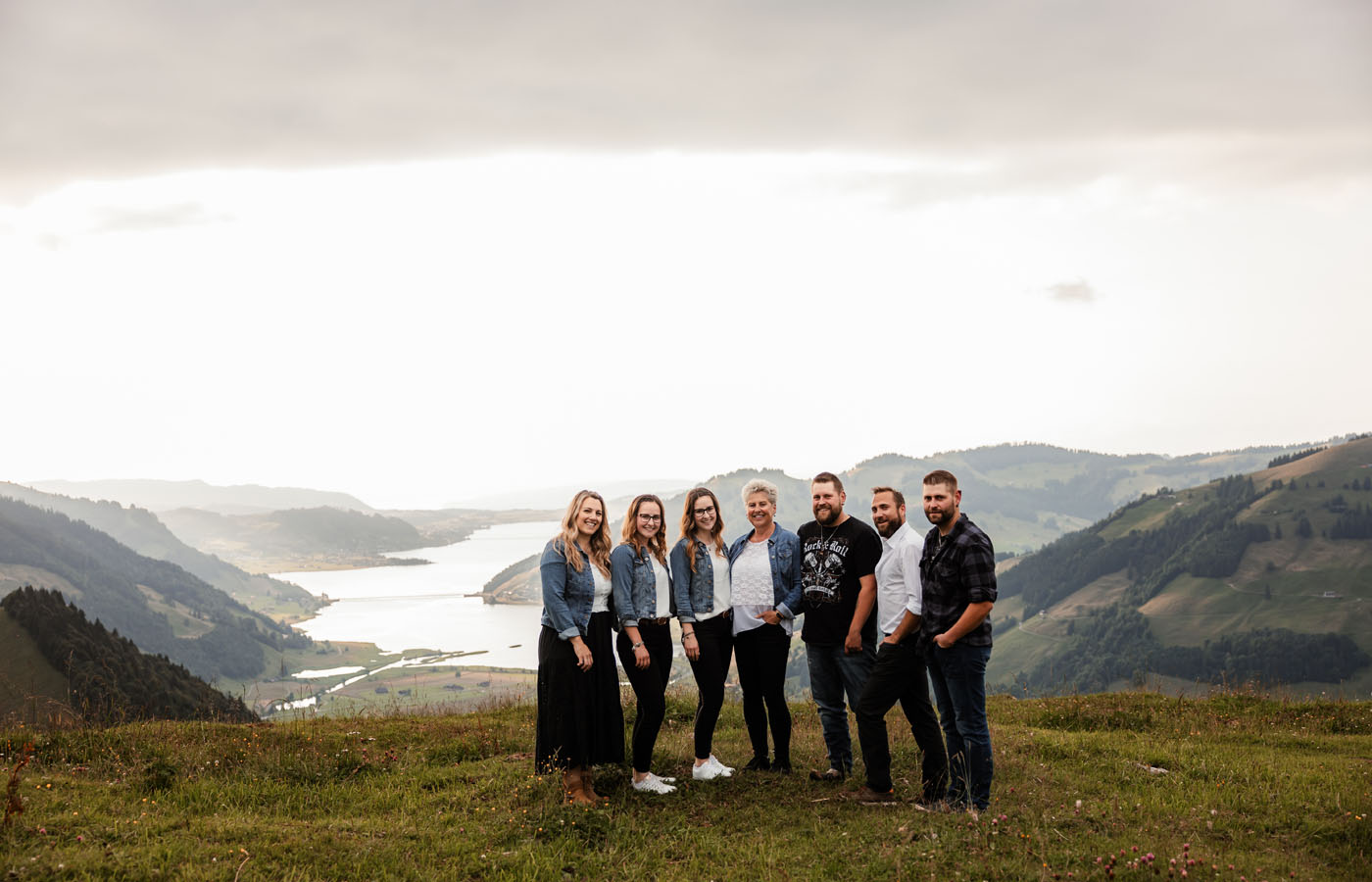 Familienshooting, Schwyz, Hochzeits Fotograf, Zentralschweiz, Irene Kälin Fotografie,Kindershooting,Outoorshooting,Natur, Familienglück, Familienfotografie, Familienfotografin,Schweizer Fotografin