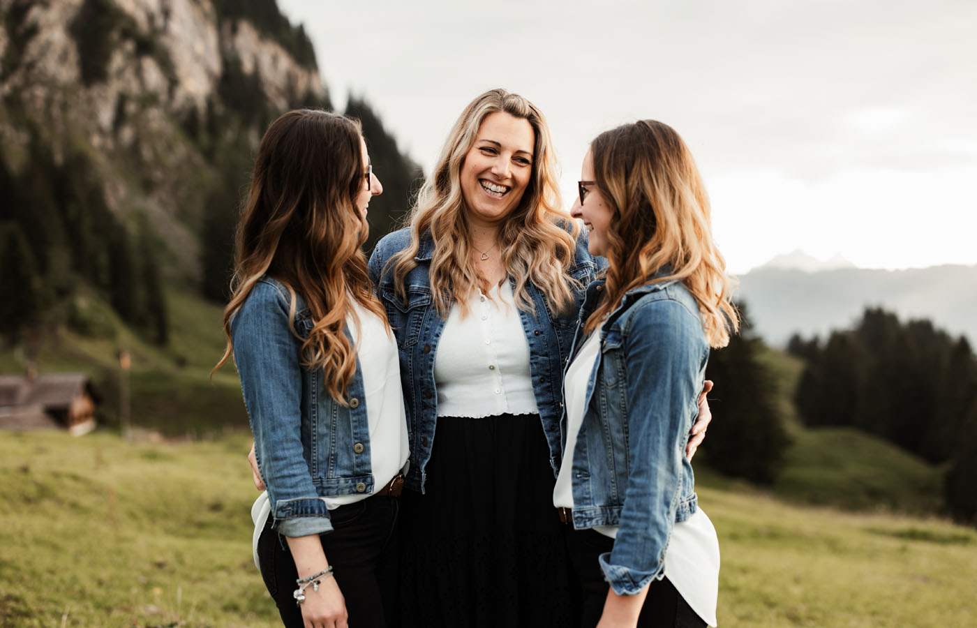 Familienshooting, Schwyz, Hochzeits Fotograf, Zentralschweiz, Irene Kälin Fotografie,Kindershooting,Outoorshooting,Natur, Familienglück, Familienfotografie, Familienfotografin,Schweizer Fotografin