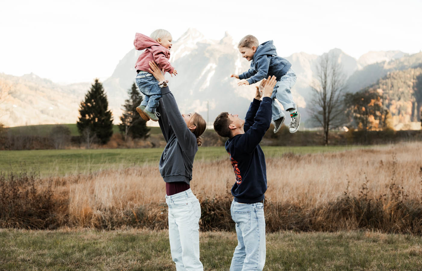 Familienshooting, Schwyz, Hochzeits Fotograf, Zentralschweiz, Irene Kälin Fotografie,Kindershooting,Outoorshooting,Natur, Familienglück, Familienfotografie, Familienfotografin,Schweizer Fotografin