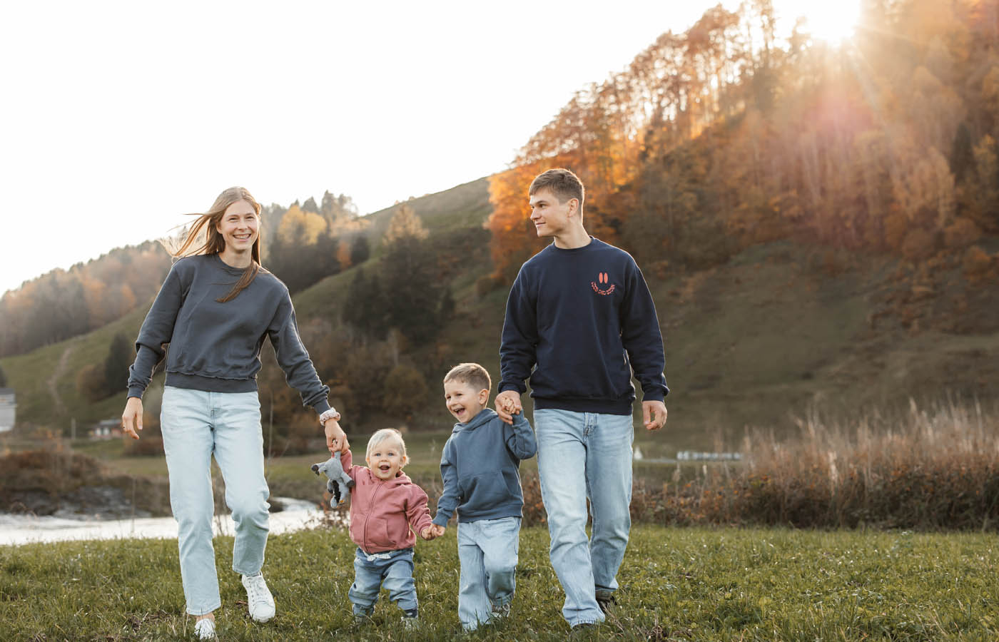 Familienshooting, Schwyz, Hochzeits Fotograf, Zentralschweiz, Irene Kälin Fotografie,Kindershooting,Outoorshooting,Natur, Familienglück, Familienfotografie, Familienfotografin,Schweizer Fotografin