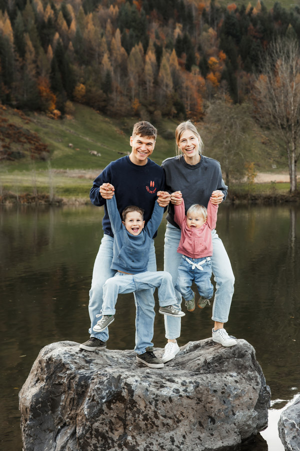 Familienshooting, Schwyz, Hochzeits Fotograf, Zentralschweiz, Irene Kälin Fotografie,Kindershooting,Outoorshooting,Natur, Familienglück, Familienfotografie, Familienfotografin,Schweizer Fotografin