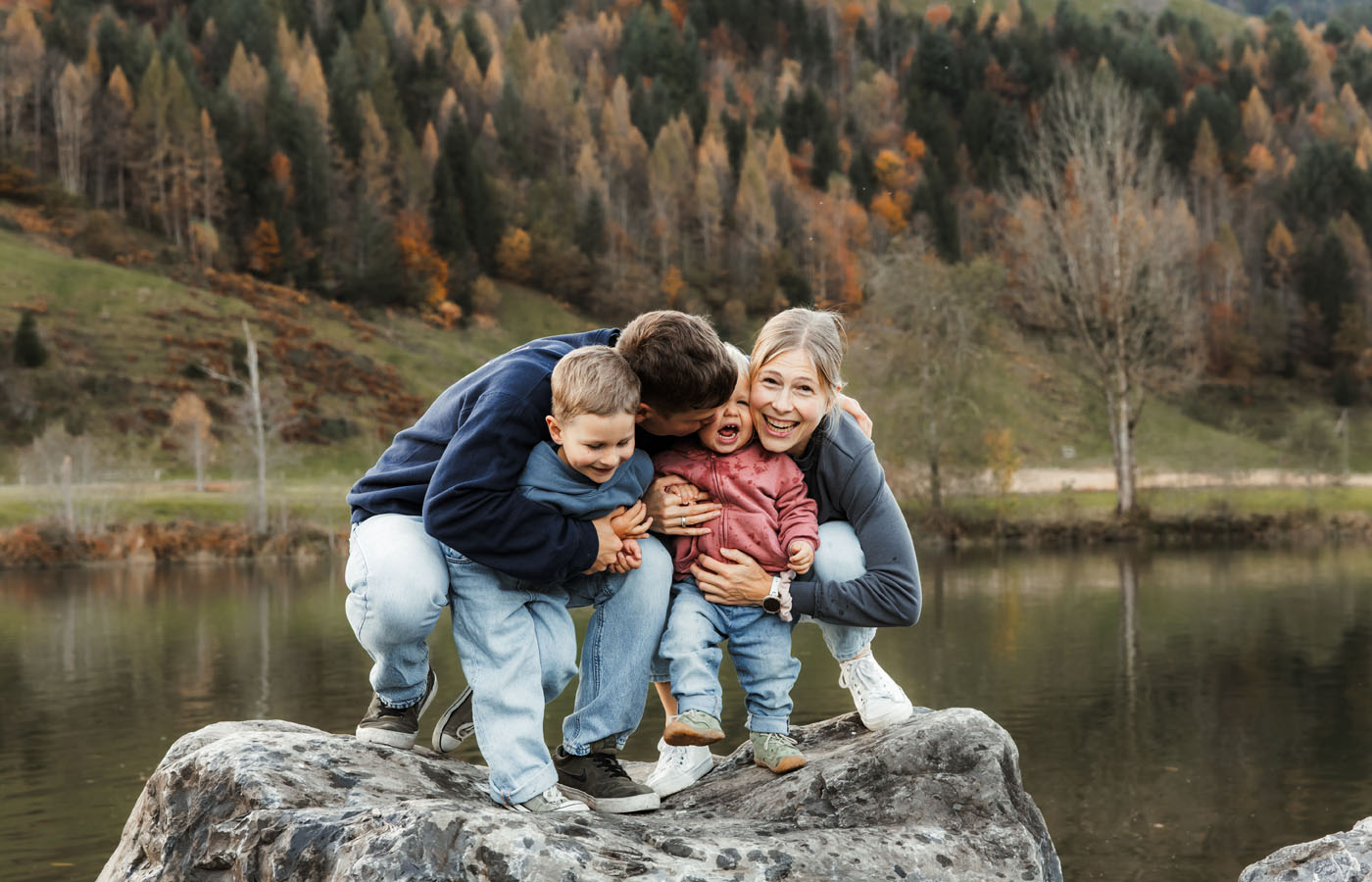 Familienshooting, Schwyz, Hochzeits Fotograf, Zentralschweiz, Irene Kälin Fotografie,Kindershooting,Outoorshooting,Natur, Familienglück, Familienfotografie, Familienfotografin,Schweizer Fotografin
